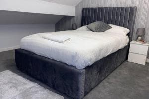 Sheffield - New York Apartment Image 3