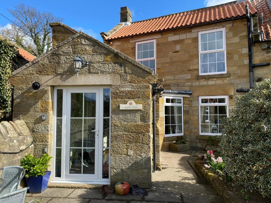 Apple Farm Holiday Cottages Image 3
