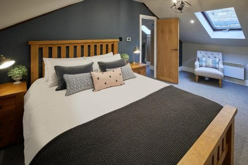 Host & Stay - The Green Door Image 1