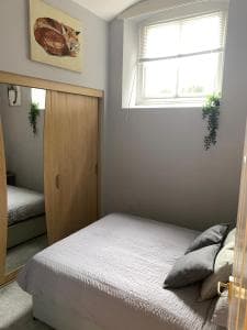 County House City Centre with parking Sleeps 4 Image 6