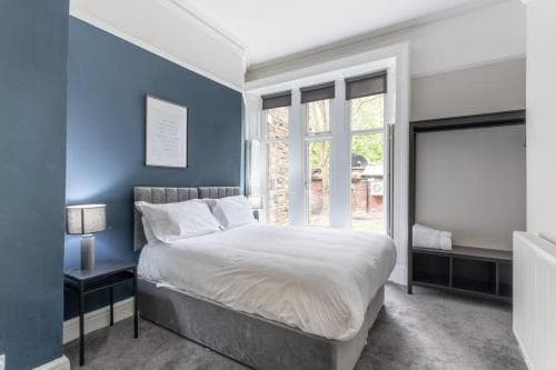 Beautiful Apartment in a stone built Victorian residence Image 2