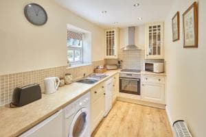 Host & Stay - Kingfisher Cottage Image 1