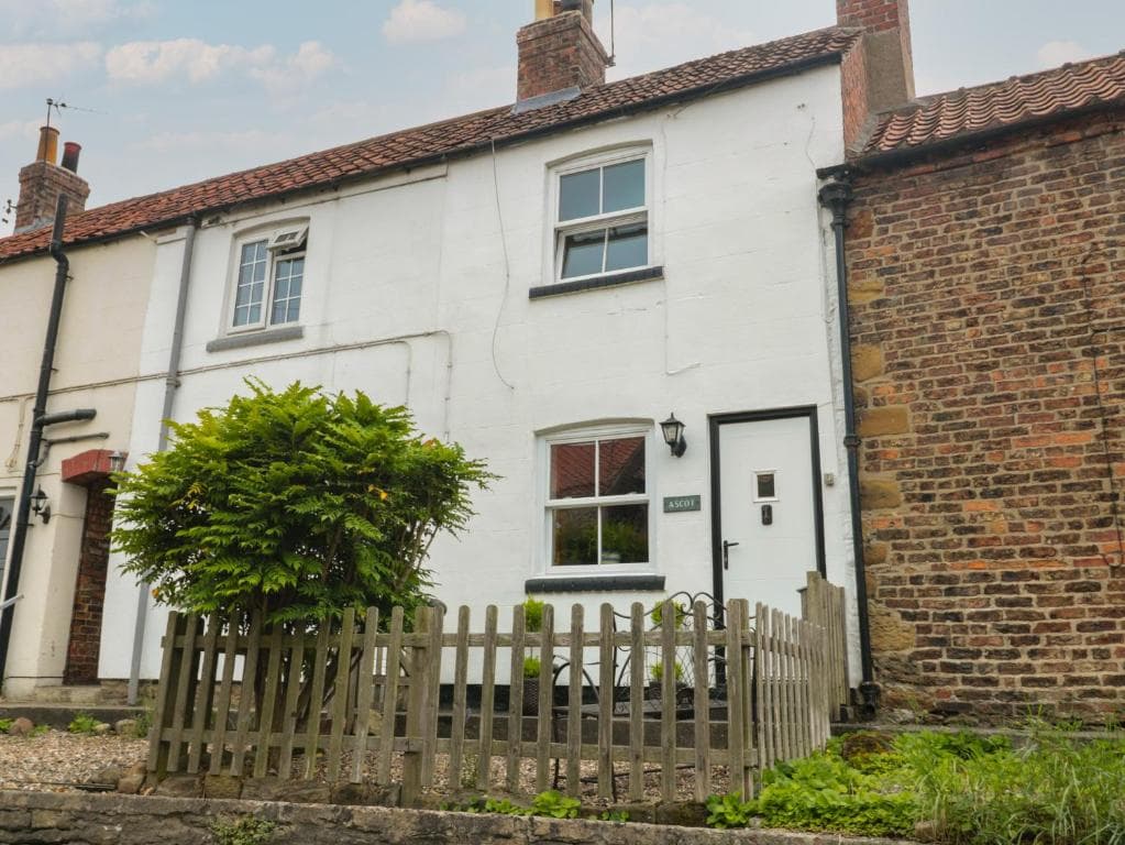 Ascot Cottage Image 1