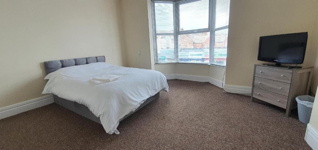APARTMENT in CENTRAL DONCASTER Image 2