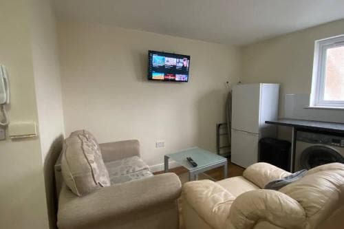 Impeccable 1-Bed Apartment in Stockton-on-Tees Image 3