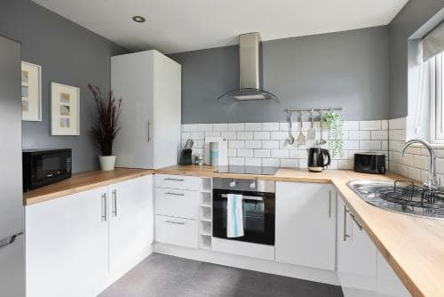 Links to M62 - 3 bedroom property Image 3