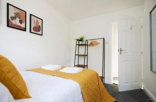 Links to M62 - 3 bedroom property Image 1