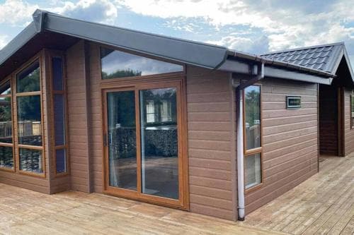 Long Meadow Lodge with Hot Tub Image 1