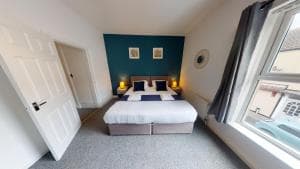 Suffolk House 3 or 6 Bed setup Workstays UK Image 1