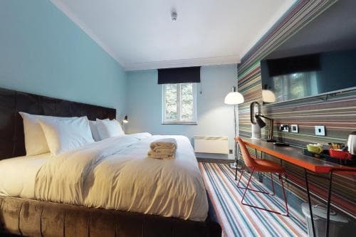 Village Hotel Leeds North Image 2