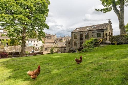 Delightful 2 bed flat in Old Mill-private garden Image 2