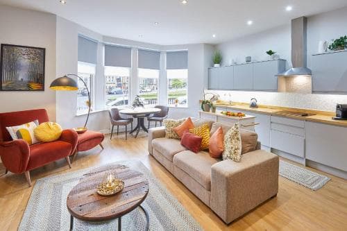 Host & Stay - The Regency Image 2