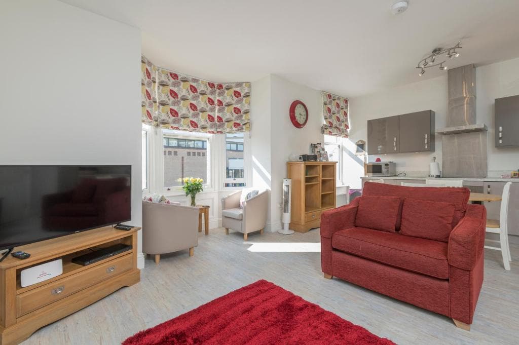 Bluebridge Walk Luxury Apartment Image 3