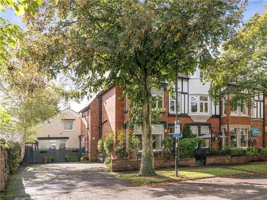 Acorn Lodge Harrogate Image 2