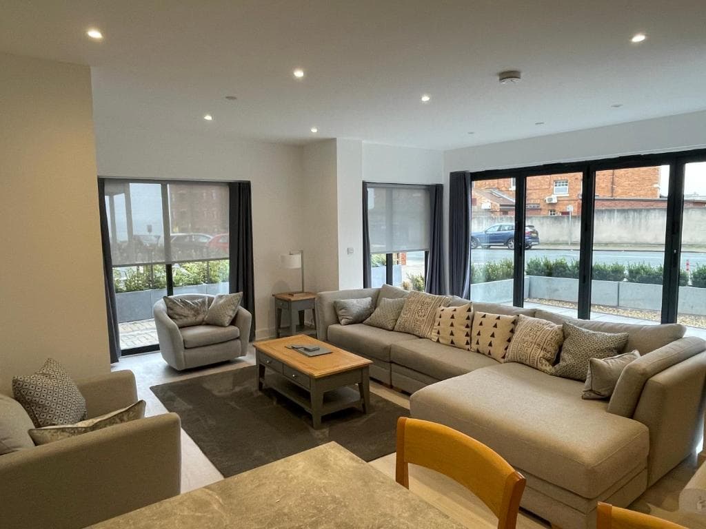 10 Argyle Court Image 2