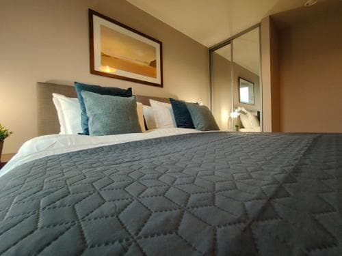 Luxury City Centre 2 bedroom apartment Image 1