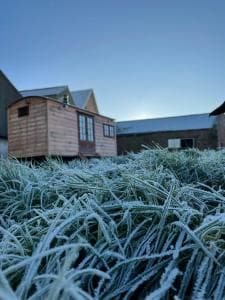 The Shepherds Retreat - Luxury Shepherds Hut Image 1