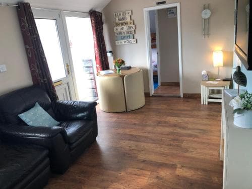 Seabirds - 3 bed chalet, dog friendly, Bridlington Image 2