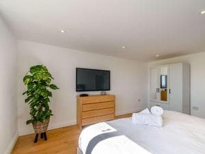 2-Bed Modern Bungalow - Outstanding Country Views Image 1