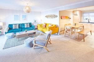 Host & Stay - 'Salty' Seaview Image 3