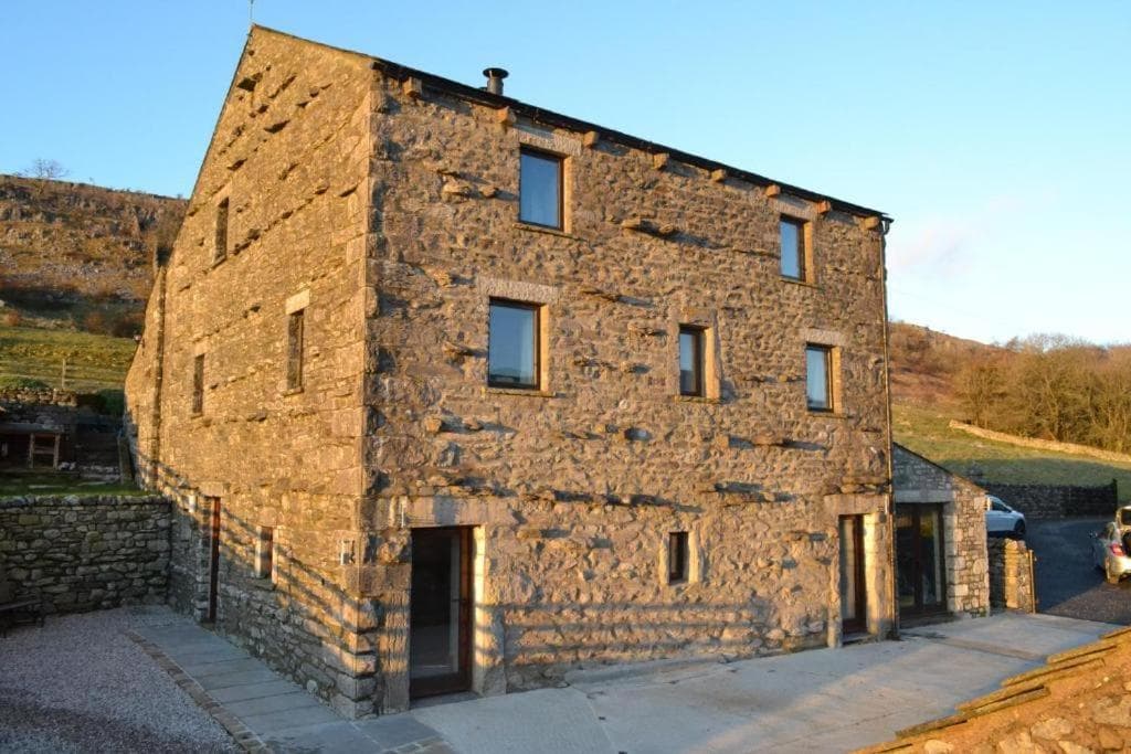Dalecote Barn Bed and Breakfast (Bunkroom) Image 1