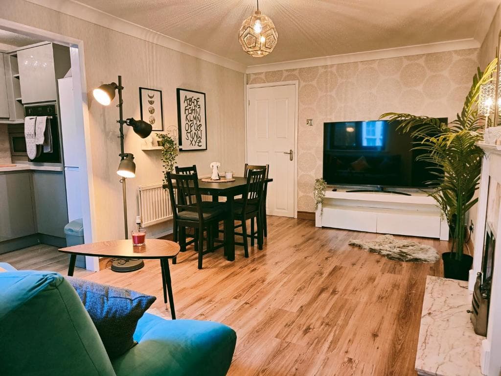 City Centre Apartment- Beautiful Old Town- Parking Image 1
