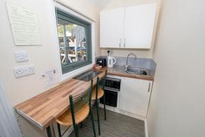 Seaways glamping, English Oak Image 8