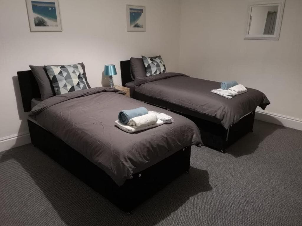 Seaside Suite Sheffield Image 1