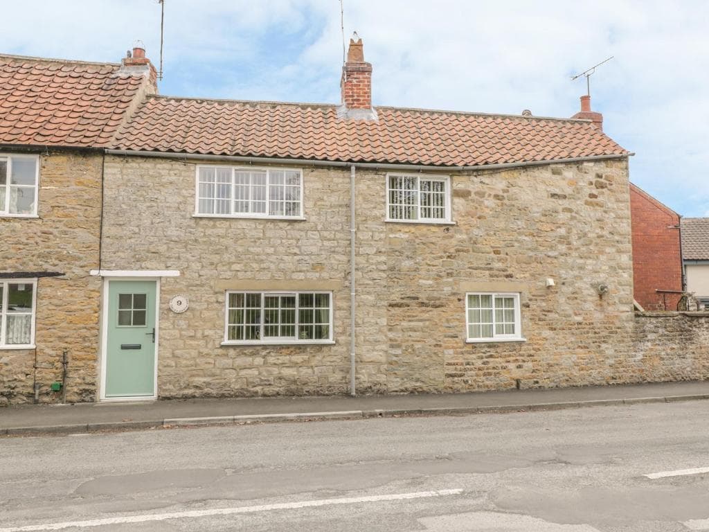 Corner Cottage Image 1