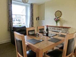 South View, Leyburn Image 3