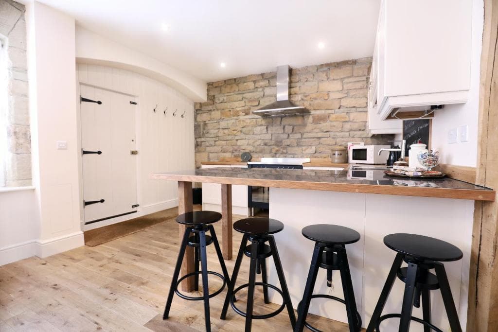 Stable Cottage Image 1
