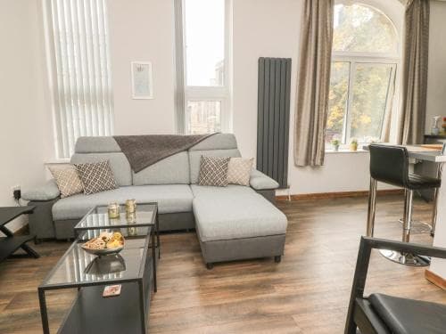 Apartment 2 Image 3