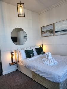 SeaView ground floor flat fast WiFi & FREE PARKING Image 1
