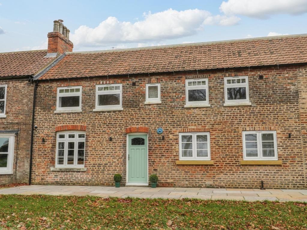 The Grooms Cottage Image 1