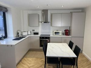 ☆ Igloo Cityhills Central Retreat + Free Parking ☆ Image 1