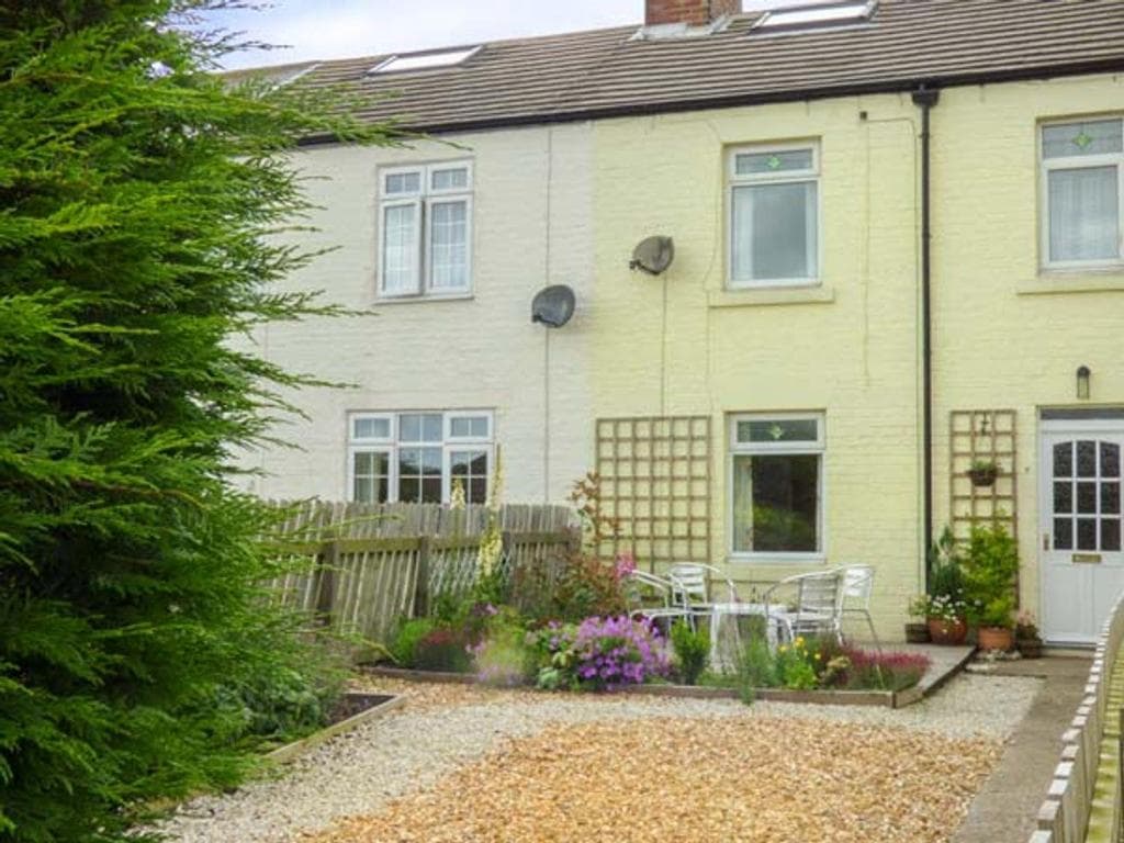Pebble Cottage Image 1