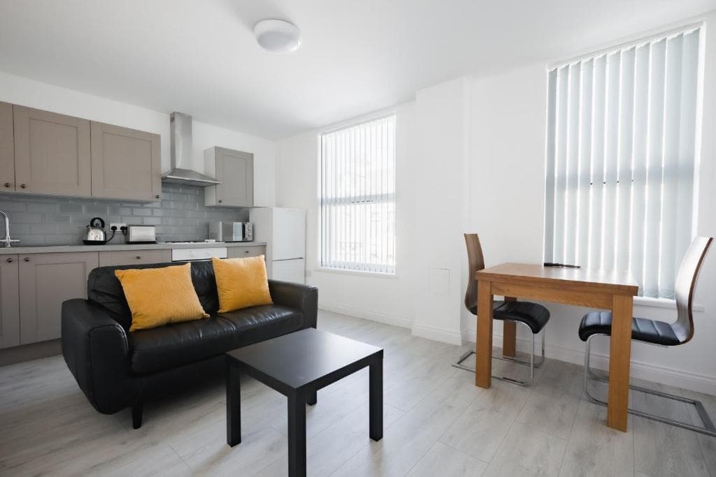 Platform Stadium apartment with parking Image 1