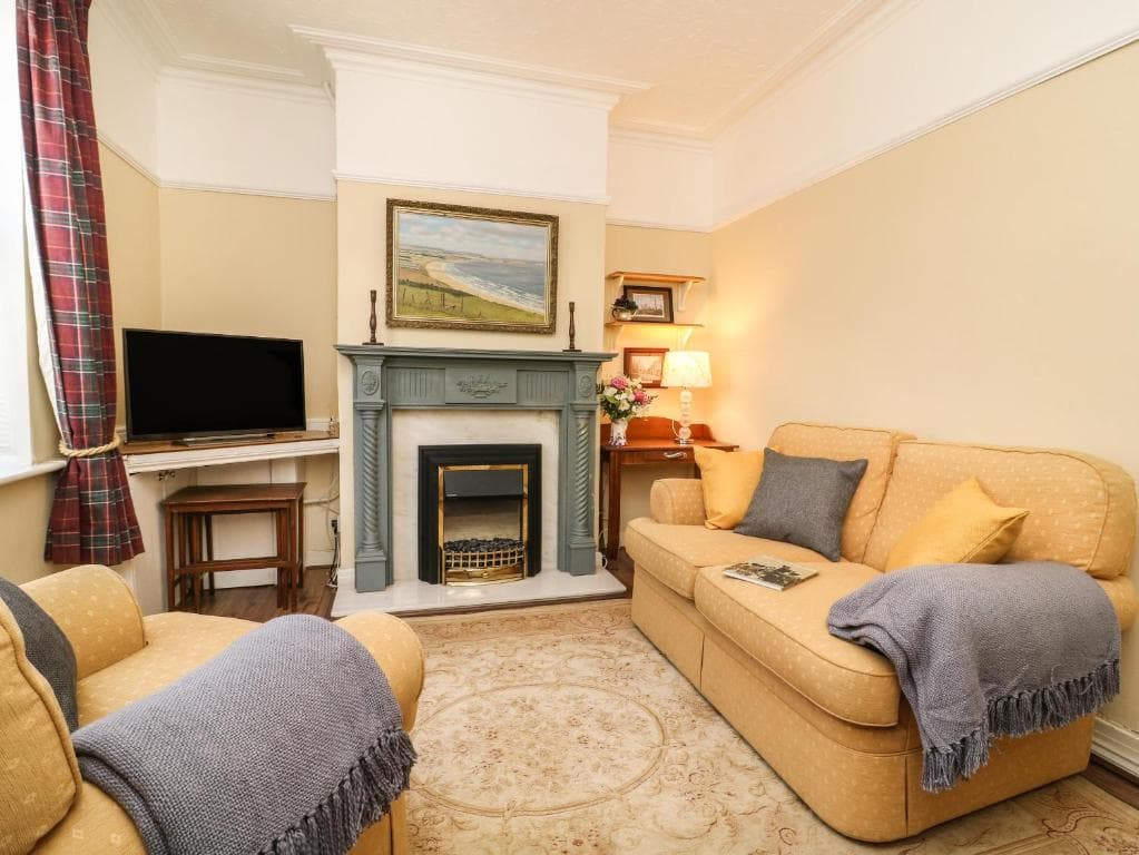 27 Montague Street Image 1