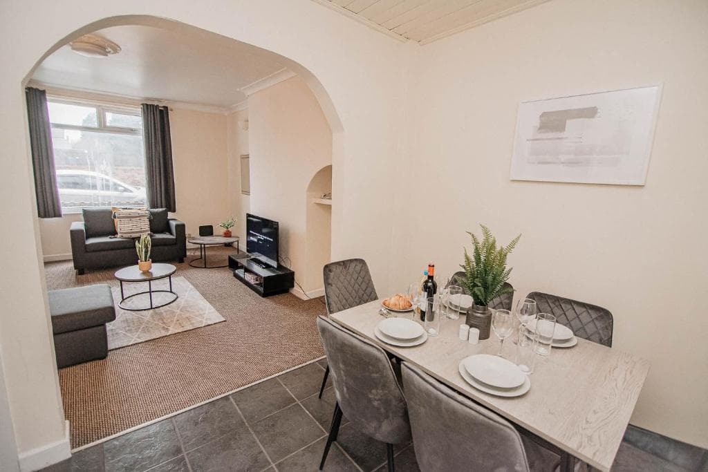 K Suites - Arthur Street Doncaster Image 1