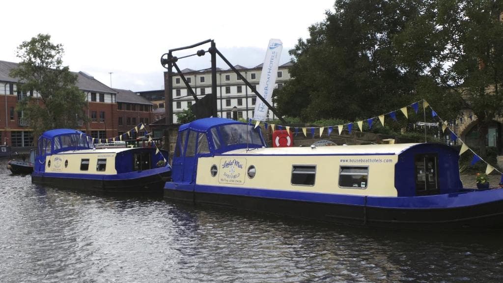 Houseboat Hotels Image 2
