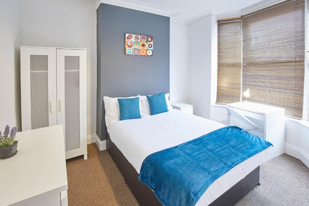 Host & Stay - Gresham House Image 1