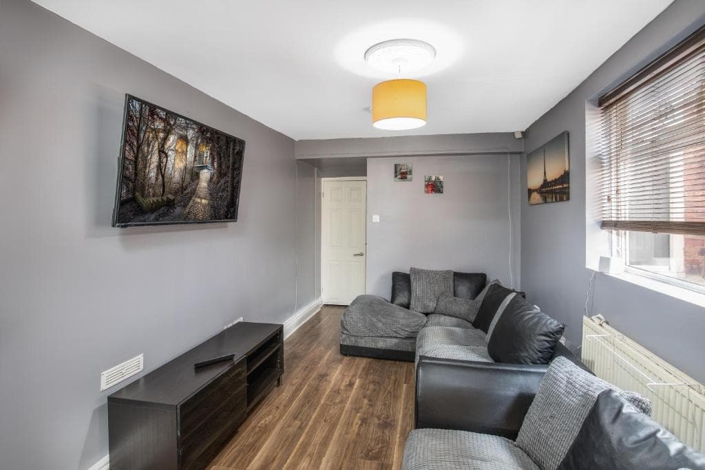 Middlesbrough Town Centre Double Private Rooms Image 1