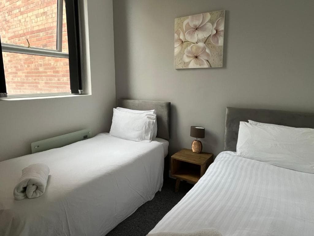 Wakefield City centre 1bed apartment Image 1