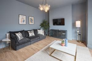 Host & Stay - Parkside Villa Image 2