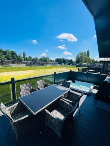 Laburnum Lodge with Hot Tub Image 3