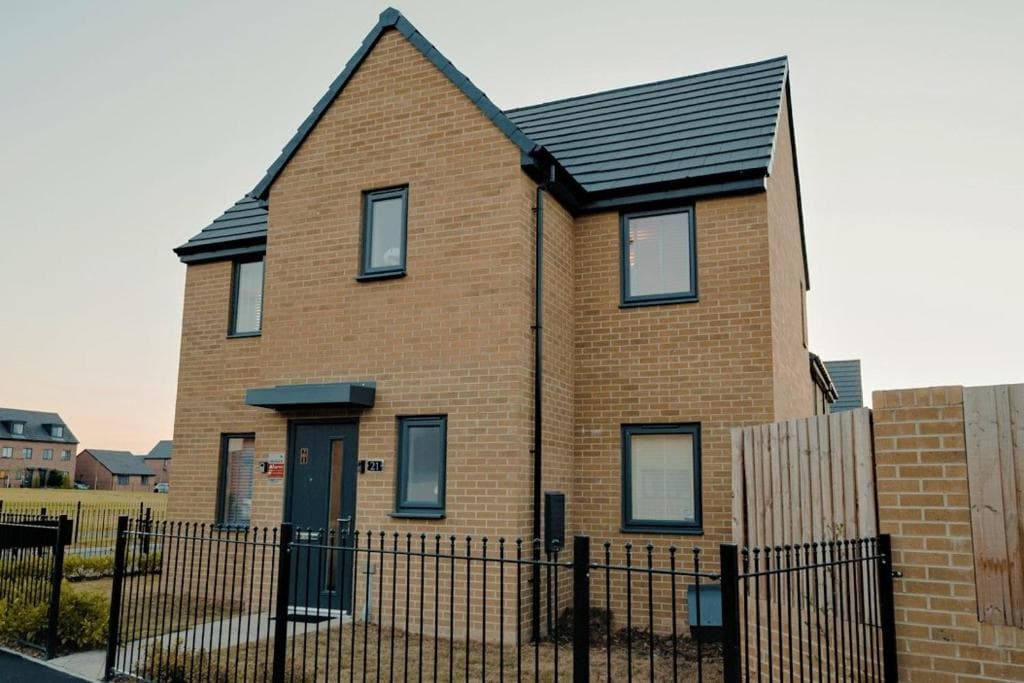 Willow Heights Modern 5-7 Persons/3 Bed Detached Image 1