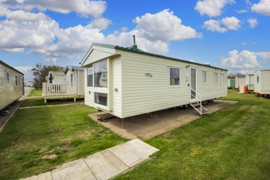 Lovely 8 berth caravan at Skipsea Sands Image 1