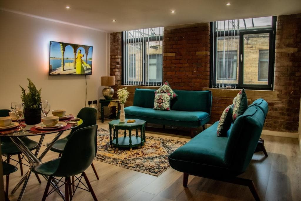 BV Lush Apartment At Conditioning House Bradford Image 1