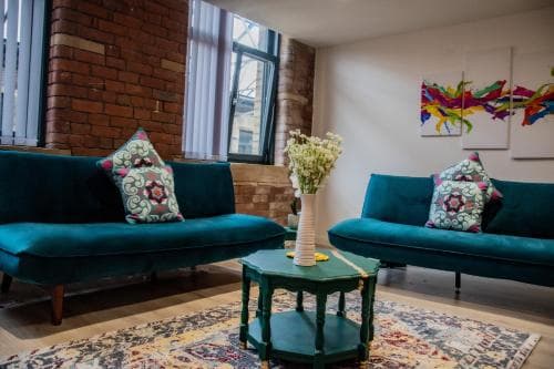 BV Lush Apartment At Conditioning House Bradford Image 3