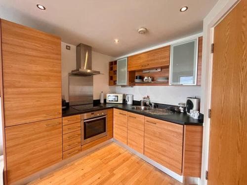 Lovely 1 bedroom City Centre apartment Image 3